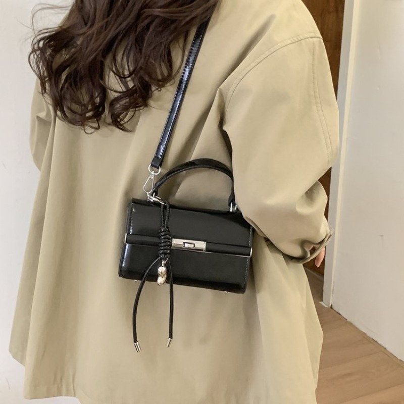 Элегантная кожаная сумка-кросс – обзор и цена Luxury Bags Paris