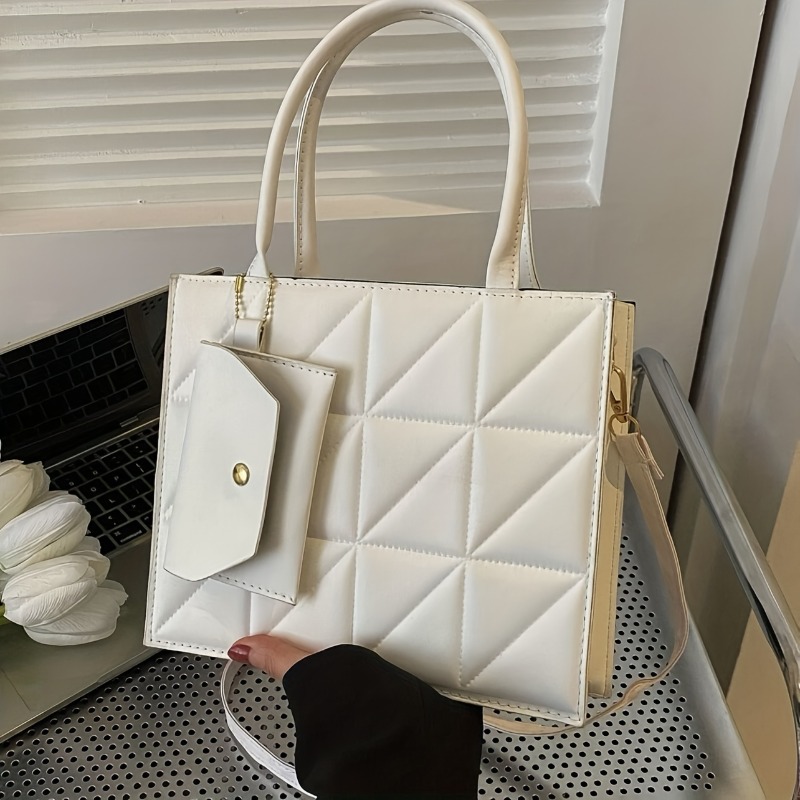 Стильная стеганая сумка-тоут,  – обзор и цена Structured Handbag Top Handle