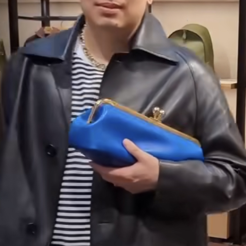Сумки-клатчи Kisslock 30 см дл – обзор и цена Luxury Bags Outlet