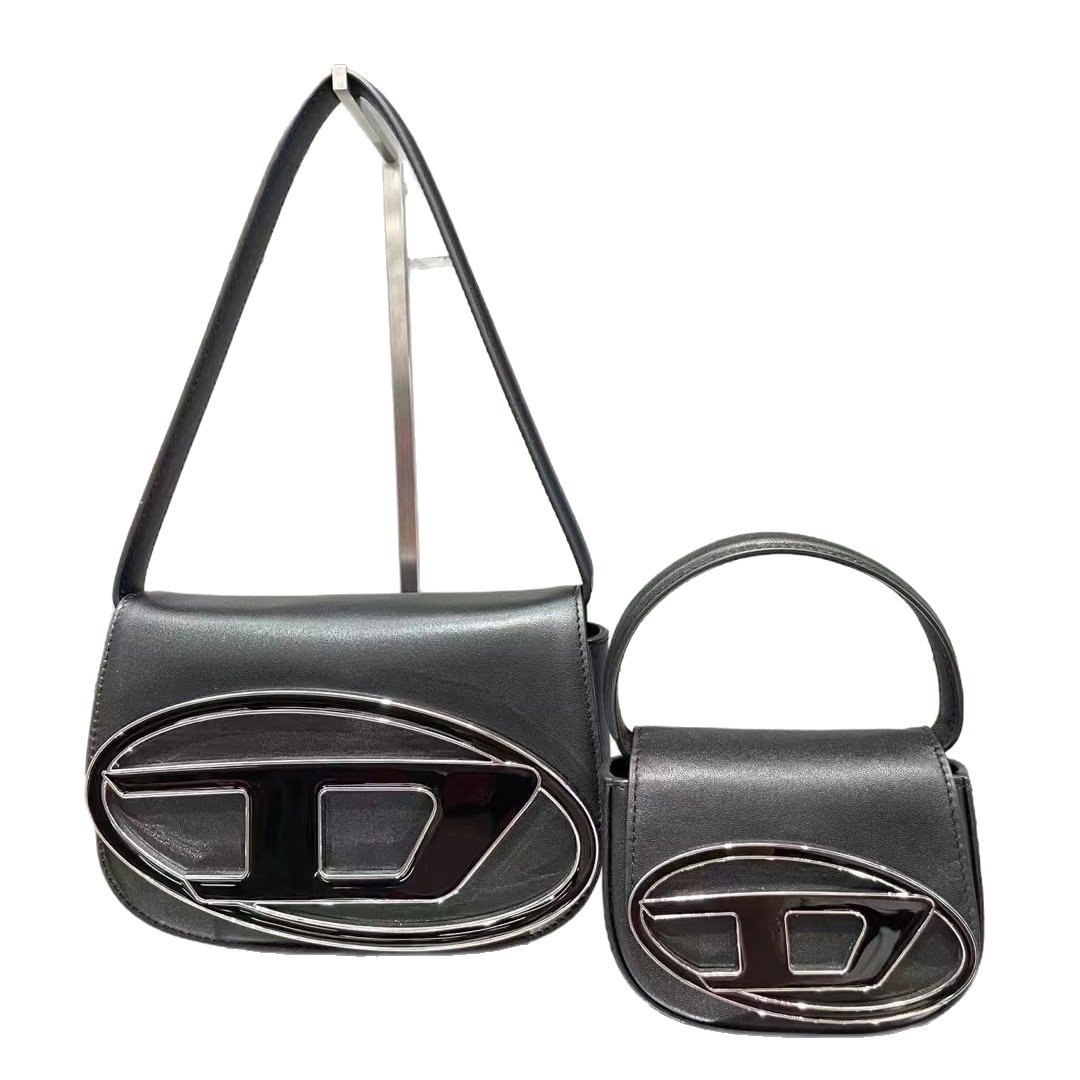 Джинсовая мини-сумка-седло чер – обзор и цена Saddle Bag Distressed